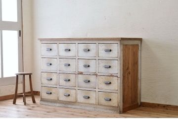 アンティーク家具　大振りなアンティーク16杯引き出し(カウンターテーブル)