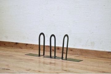 古いアイアンブックエンド3本セット2