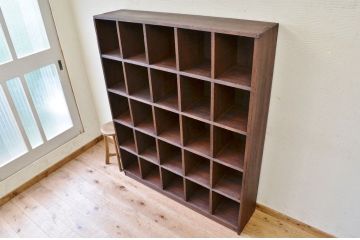 アンティーク家具　古い学校の重厚なマス目棚(アンティーク飾り棚)2