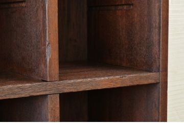 アンティーク家具　古い学校の重厚なマス目棚(アンティーク飾り棚)2