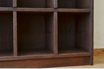 アンティーク家具　古い学校の重厚なマス目棚(アンティーク飾り棚)2