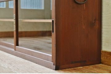 アンティーク家具　古い木のシンプルなアンティーク収納棚(ローボード)