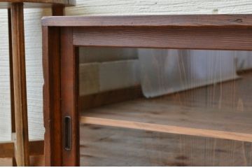 アンティーク家具　古い木のシンプルなアンティーク収納棚(ローボード)