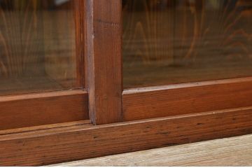 アンティーク家具　古い木のシンプルなアンティーク収納棚(ローボード)