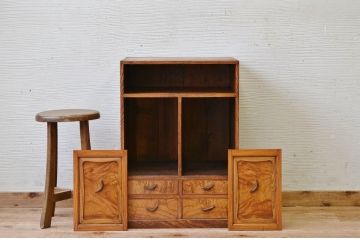 アンティーク家具　古い木の小振りな収納棚