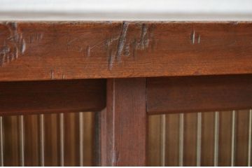 アンティーク家具　古い木のモールガラスアンティークローボード