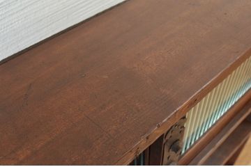 アンティーク家具　希少!珍しいデザインのモールガラス本棚(飾り棚)