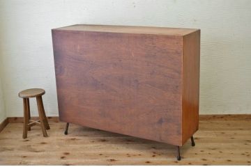 アンティーク家具　古い木の脚付きアンティーク飾り棚2　(陳列棚、下駄箱)