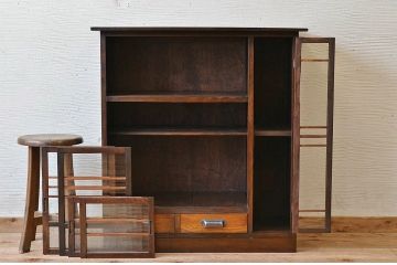 アンティーク家具　可愛いデザイン!ダイヤガラスアンティーク収納棚