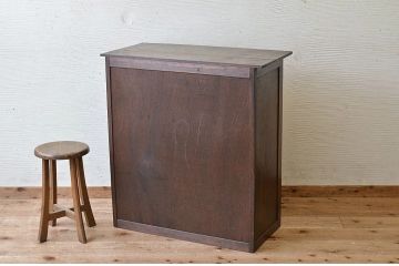 アンティーク家具　可愛いデザイン!ダイヤガラスアンティーク収納棚