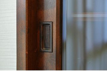 ◇中古　北海道民芸家具収納棚(食器棚)