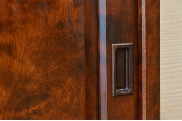 ◇中古　北海道民芸家具収納棚(食器棚)