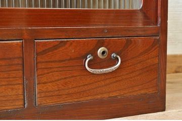 アンティーク家具　漆の綺麗なモールガラスローボード