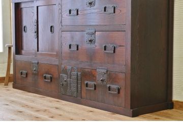 アンティーク家具　古民具　骨董　前面欅!味のある大帳場箪笥(水屋箪笥)