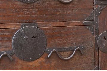アンティーク家具　古民具　骨董　大振りな時代箪笥
