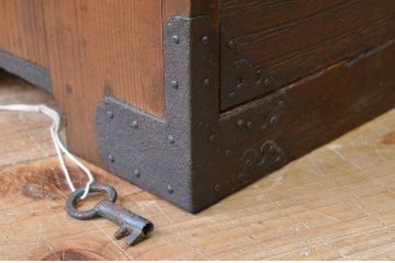 アンティーク家具　古民具　骨董　大振りな時代箪笥
