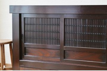 アンティーク家具　素敵なデザイン!古い水屋箪笥サイドボード