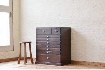 アンティーク家具　素敵な雰囲気!古いナラ材の9杯引き出し