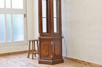 中古　イタリア製六角縦型キャビネット(ガラスケース、ショーケース)