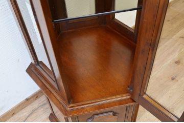 中古　イタリア製六角縦型キャビネット(ガラスケース、ショーケース)