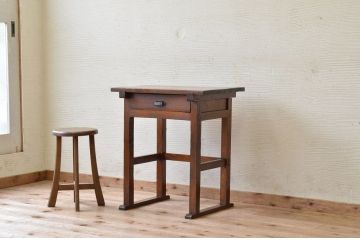 アンティーク家具　小振りなアンティーク平机(サイドテーブル)