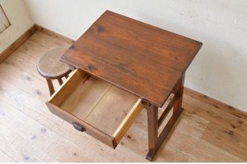 アンティーク家具　小振りなアンティーク平机(サイドテーブル)