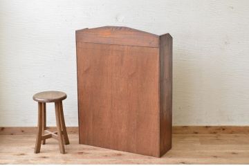 アンティーク家具　シンプルなアンティーク飾り棚(本棚)