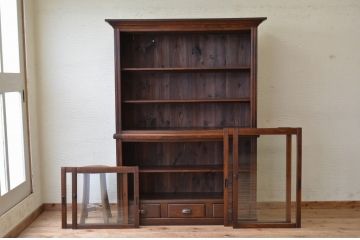 アンティーク家具　古い栓材のシンプルなアンティーク収納棚(飾り棚)
