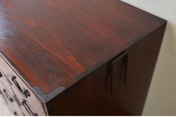 アンティーク家具　漆の綺麗な大振り岩谷堂箪笥