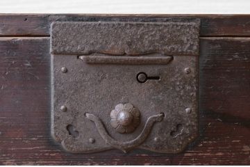 アンティーク家具　ジャンク品!使い込まれた時代箪笥ローボード(ローチェスト)