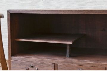 アンティーク家具　古い木のシンプルなアンティークローボード