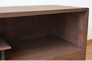 アンティーク家具　古い木のシンプルなアンティークローボード