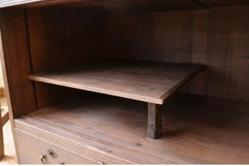 アンティーク家具　古い木のシンプルなアンティークローボード