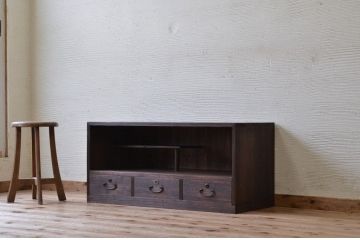 アンティーク家具　シンプルなアンティークローボード
