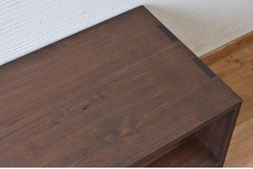 アンティーク家具　シンプルなアンティークローボード