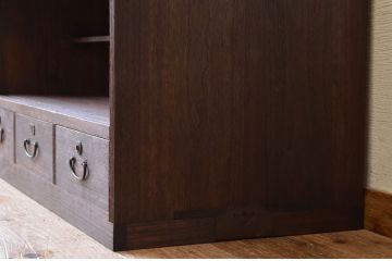 アンティーク家具　シンプルなアンティークローボード