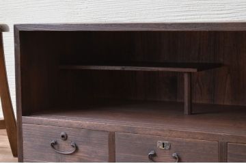 アンティーク家具　シンプルなアンティークローボード