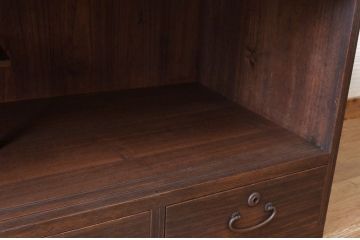 アンティーク家具　シンプルなアンティークローボード