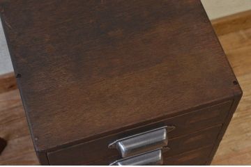 アンティーク家具　使い込まれたアンティーク小引き出し