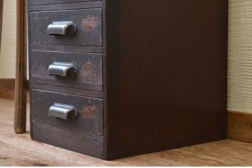アンティーク家具　使い込まれたアンティーク小引き出し