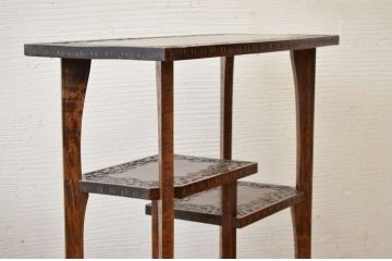 中古　軽井沢彫り飾り棚