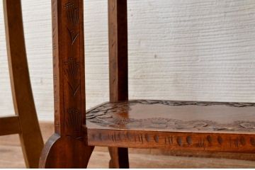 中古　軽井沢彫り飾り棚
