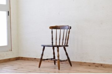 中古　メーカー不明作りの良いスティックバックチェア1脚2