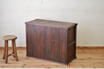 アンティーク家具　味わい深いモールガラス収納棚