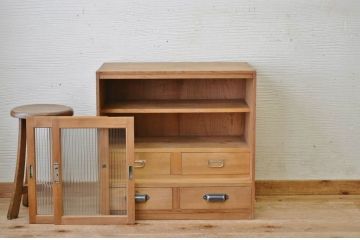 アンティーク家具　素敵な雰囲気!古い木味のアンティーク収納棚