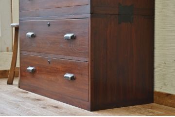 アンティーク家具　☆前面欅!二段重ねアンティークチェスト