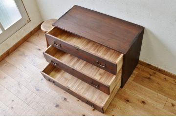 アンティーク家具　シンプルなアンティークローチェスト2