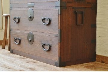 アンティーク家具　☆古民具　骨董　二段重ねシンプルな時代箪笥