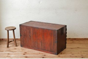 アンティーク家具　アンティーク　金具の立派な観音開き時代箪笥ローボード(ローチェスト)