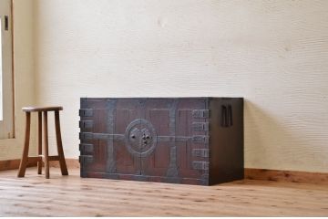 アンティーク家具　虫食い有　観音開き時代箪笥ローボード(ローチェスト)